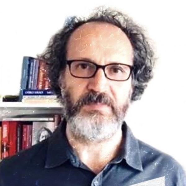 Volkan YARAŞIR isimli yazarın fotografı