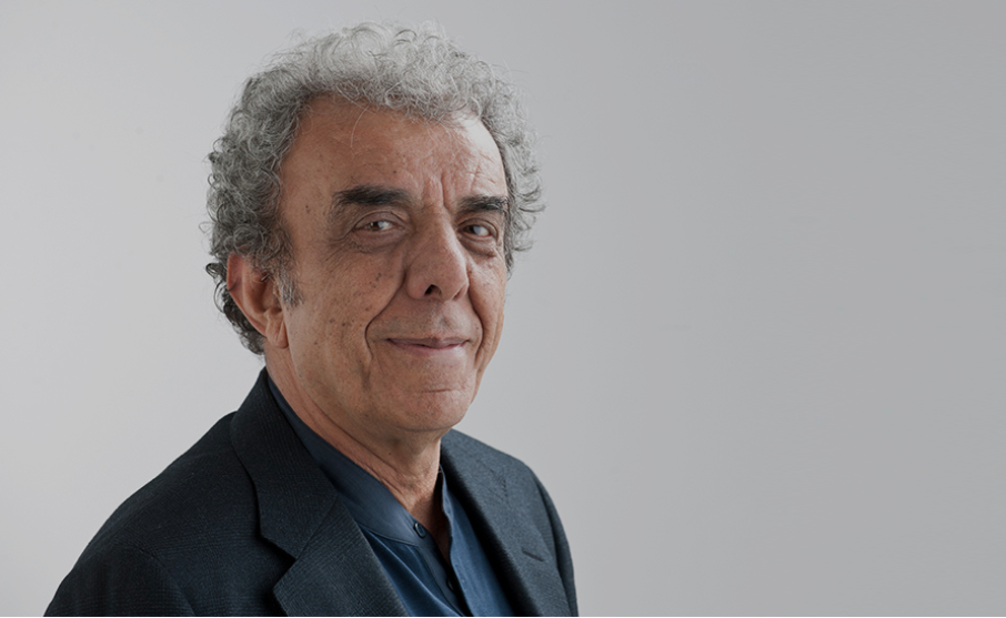 Sinemaya “Sevgi emektir” sözünü bırakan Ali Özgentürk, 15 filmle hafızalara kazındı.