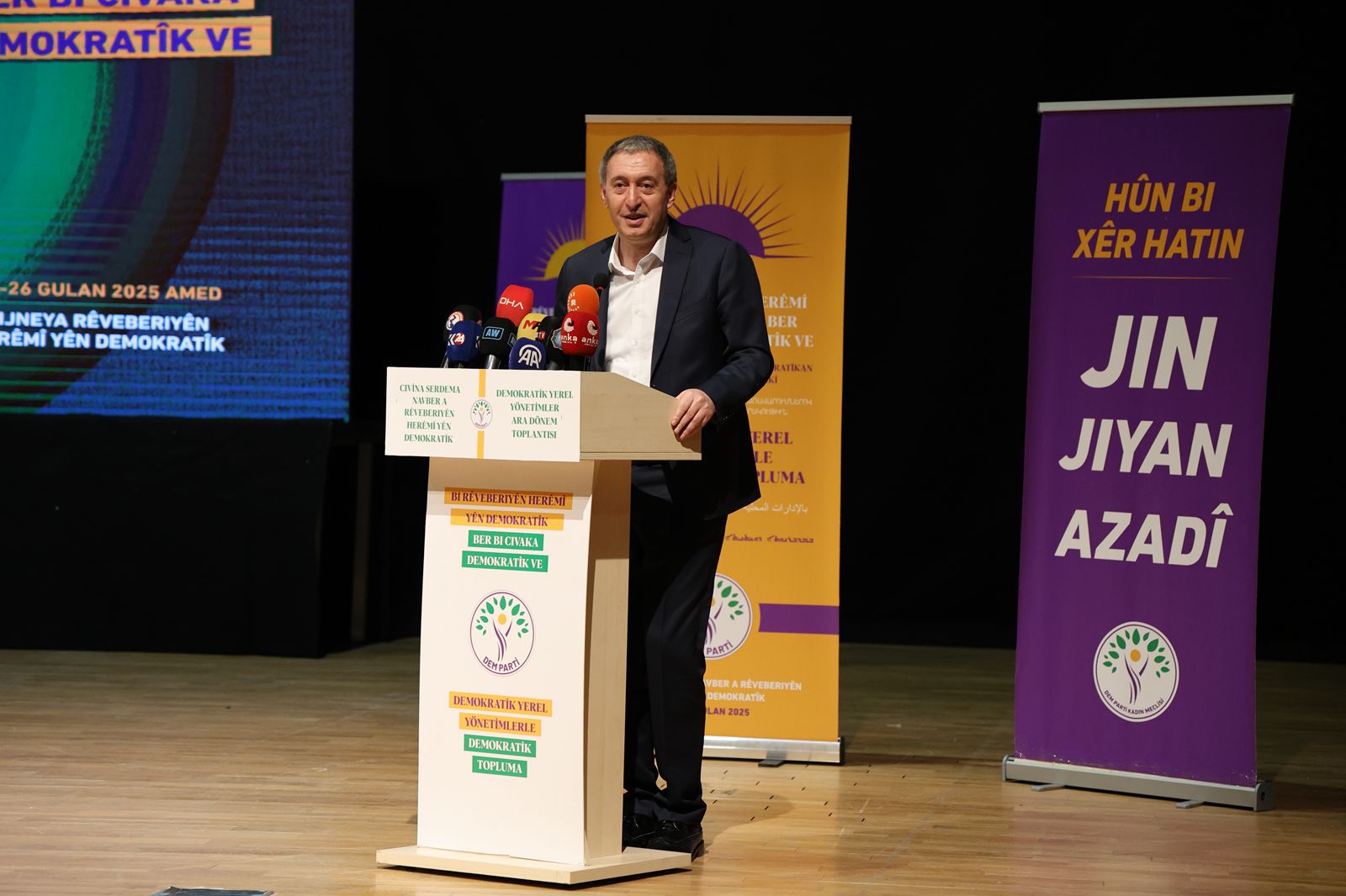Bakırhan Yerel Yönetimler Toplantısı‘nda konuştu |