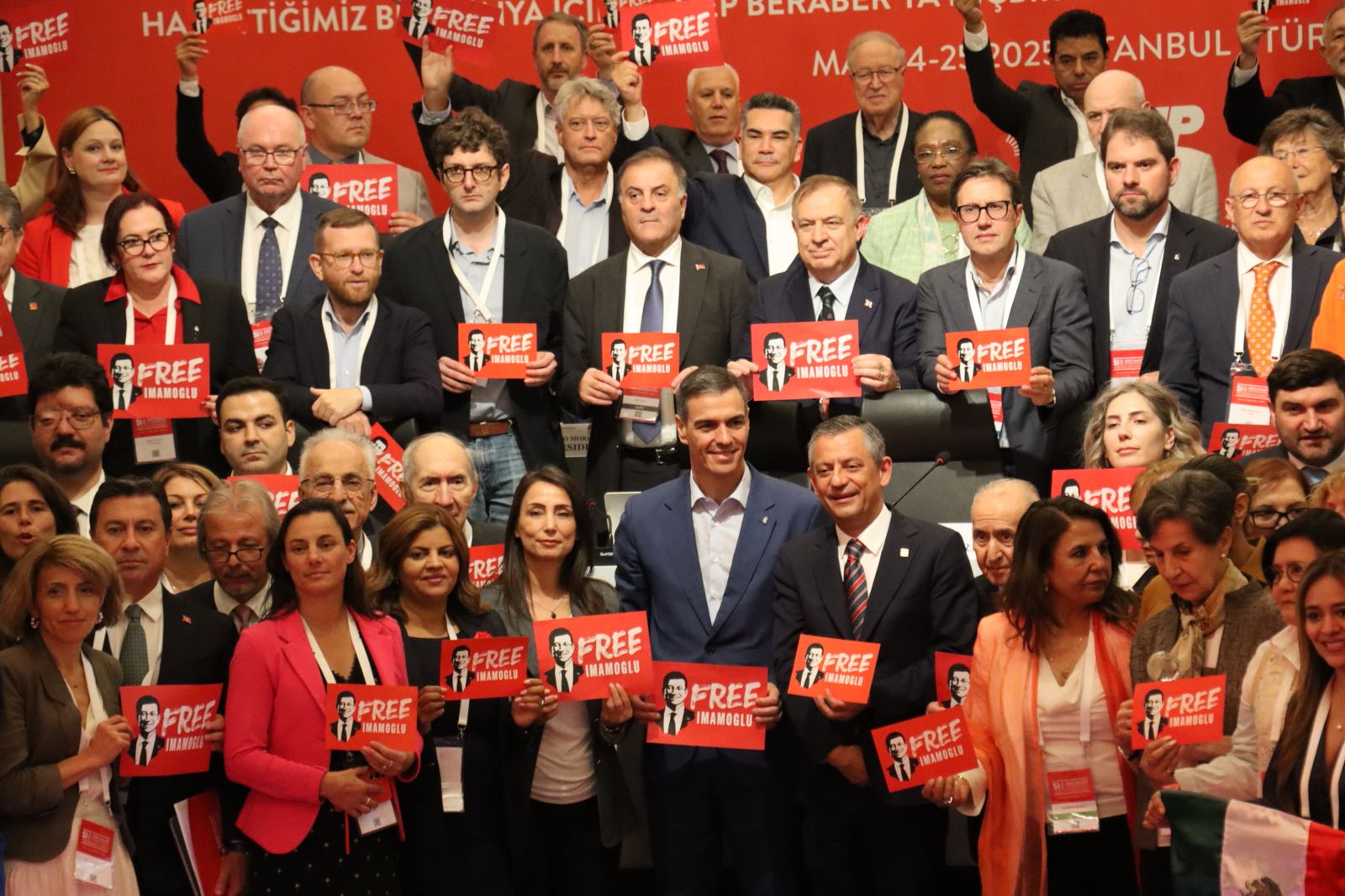 Sosyalist Enternasyonal’de son gün |