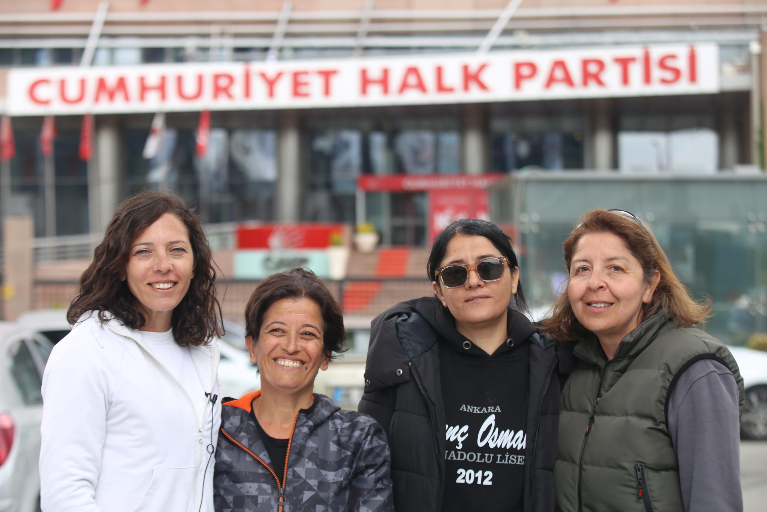 İzmir’den Ankara’ya yürümüşlerdi |