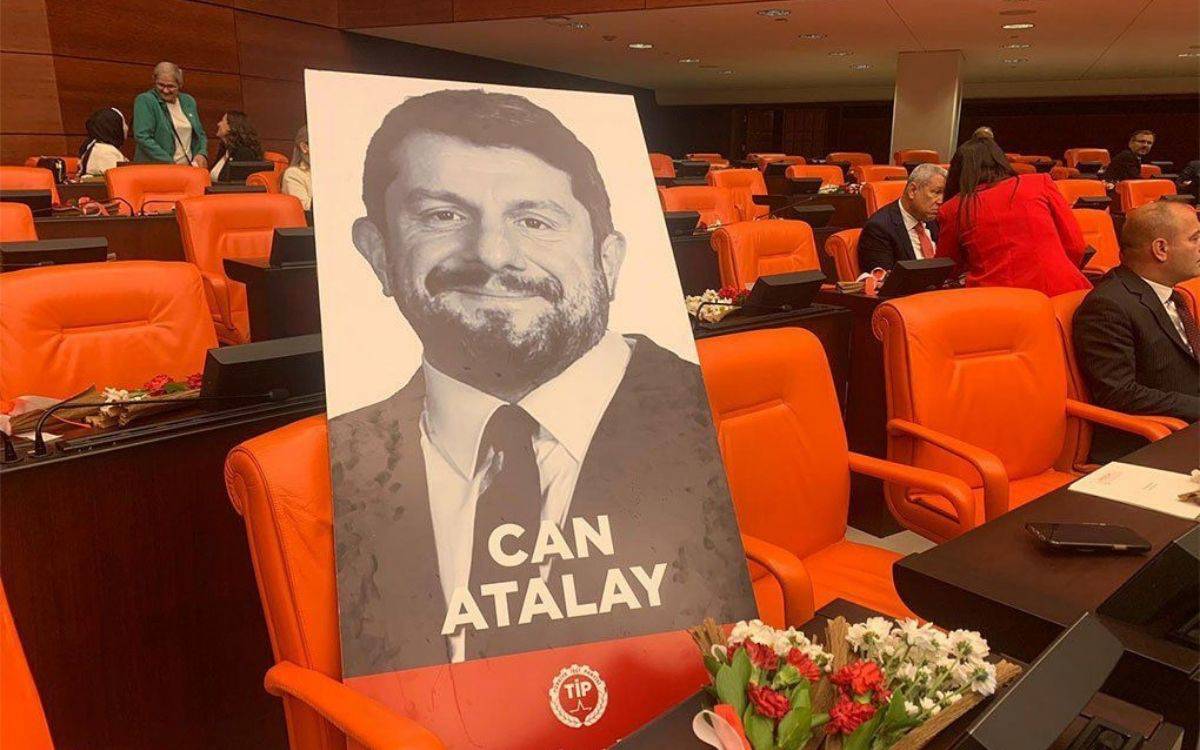 AYM kararlarına rağmen 3 yıldır cezaevinde tutulan TİP Milletvekili Can Atalay için 238 milletvekili, TBMM’ye dilekçe verdi.