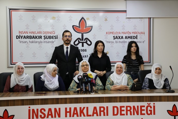 Asker ve polis annelerine çağrı: