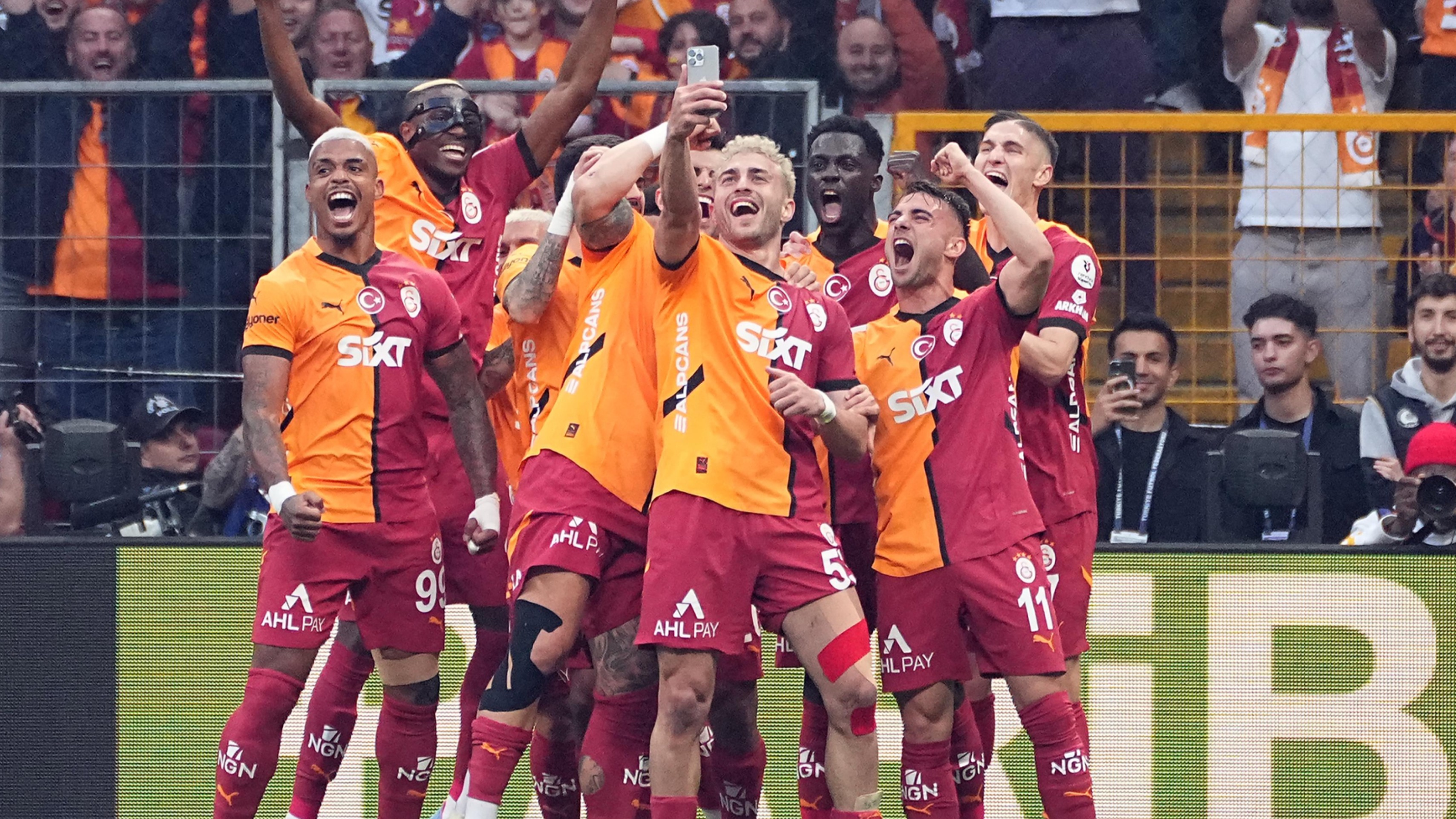 Galatasaray, bugünkü galibiyetle birlikte şampiyonluğunu ilan etti.