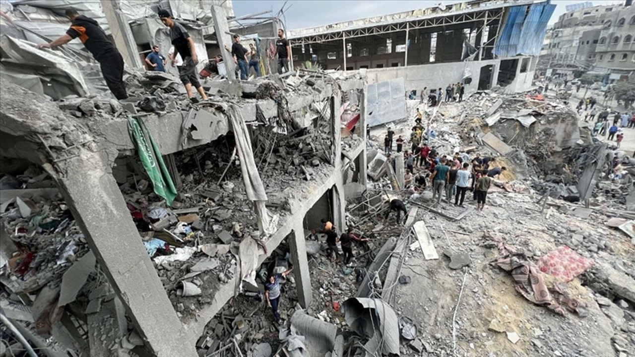 Gazze’de okula saldırı: 20 ölü l
