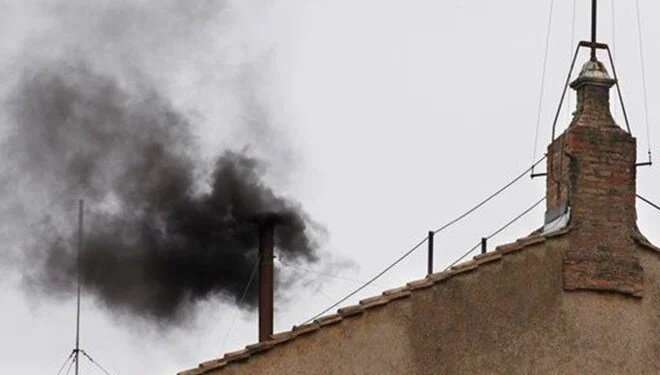 Vatikan’da Şapel’den siyah duman yükseldi |