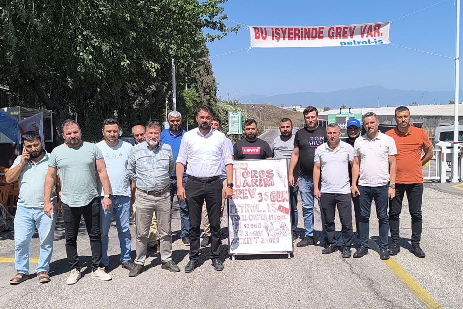 213 işçi 35 gündür grevde |