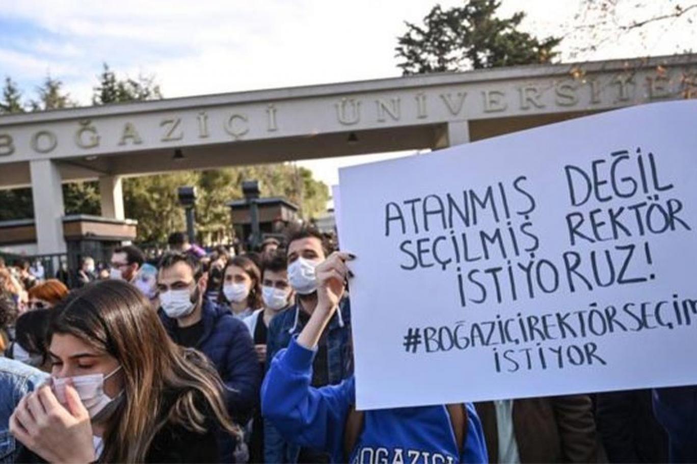 ODTÜ’nün URAP sıralamasına göre Boğaziçi Üniversitesi, Türkiye içi sıralamada 22. sıraya düşerken Türkiye’deki hiçbir üniversite dünya genelinde ilk 500’e giremedi.