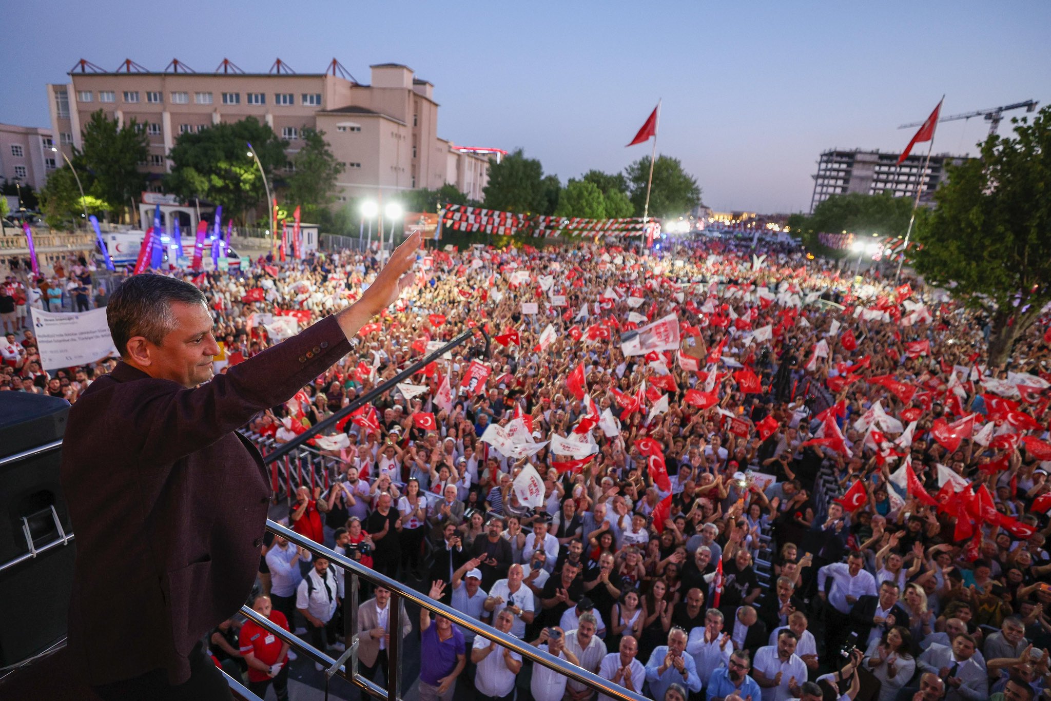 Özgür Özel erken seçim için tarih verdi: