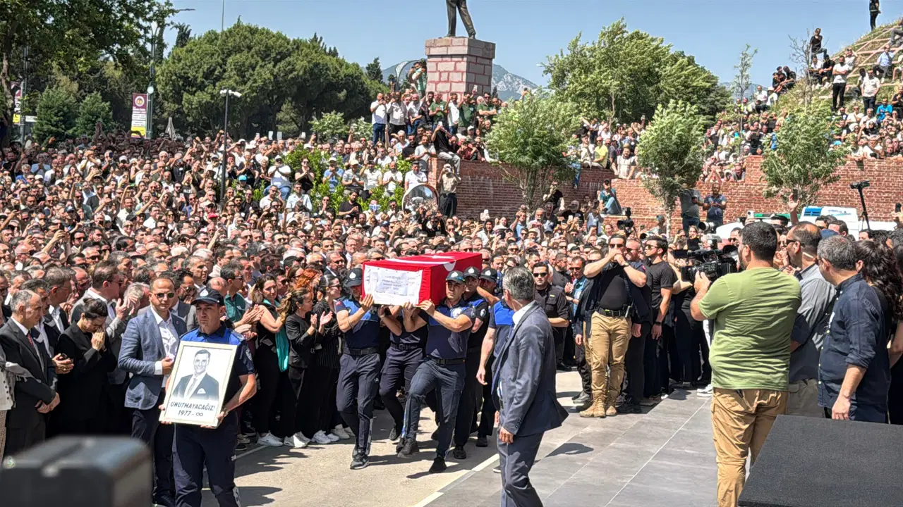 Manisa Büyükşehir Belediye Başkanı Ferdi Zeyrek l