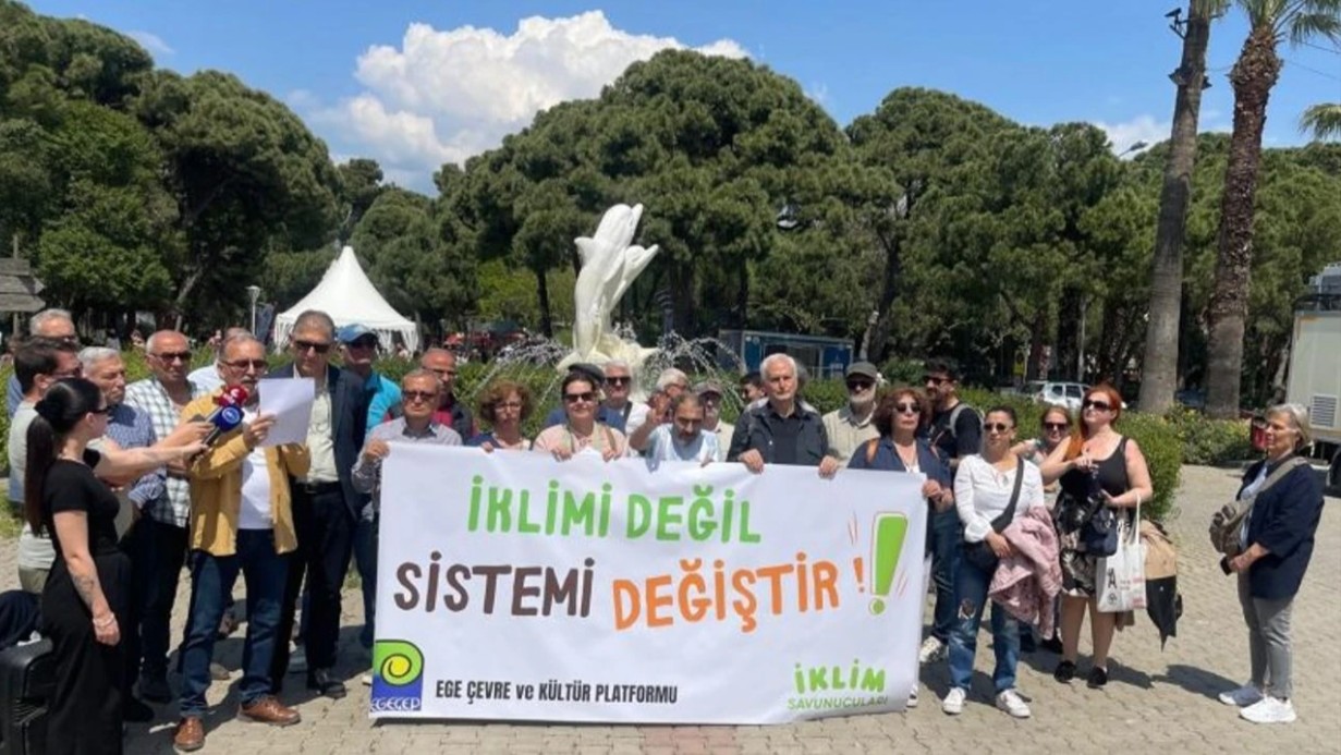 İklim Adaleti Koalisyonu, yeniden Meclis gündemine getirilen İklim Kanunu teklifini “doğaya savaş ilanı” olarak nitelendirdi. Koalisyon, kıyılar, ormanlar, zeytinlikler ve tarım alanları için toplumsal seferberlik çağrısı yaptı.