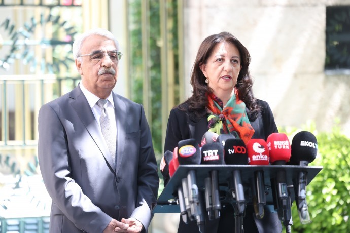 İmralı Heyeti’nden Kurtulmuş’a ziyaret |