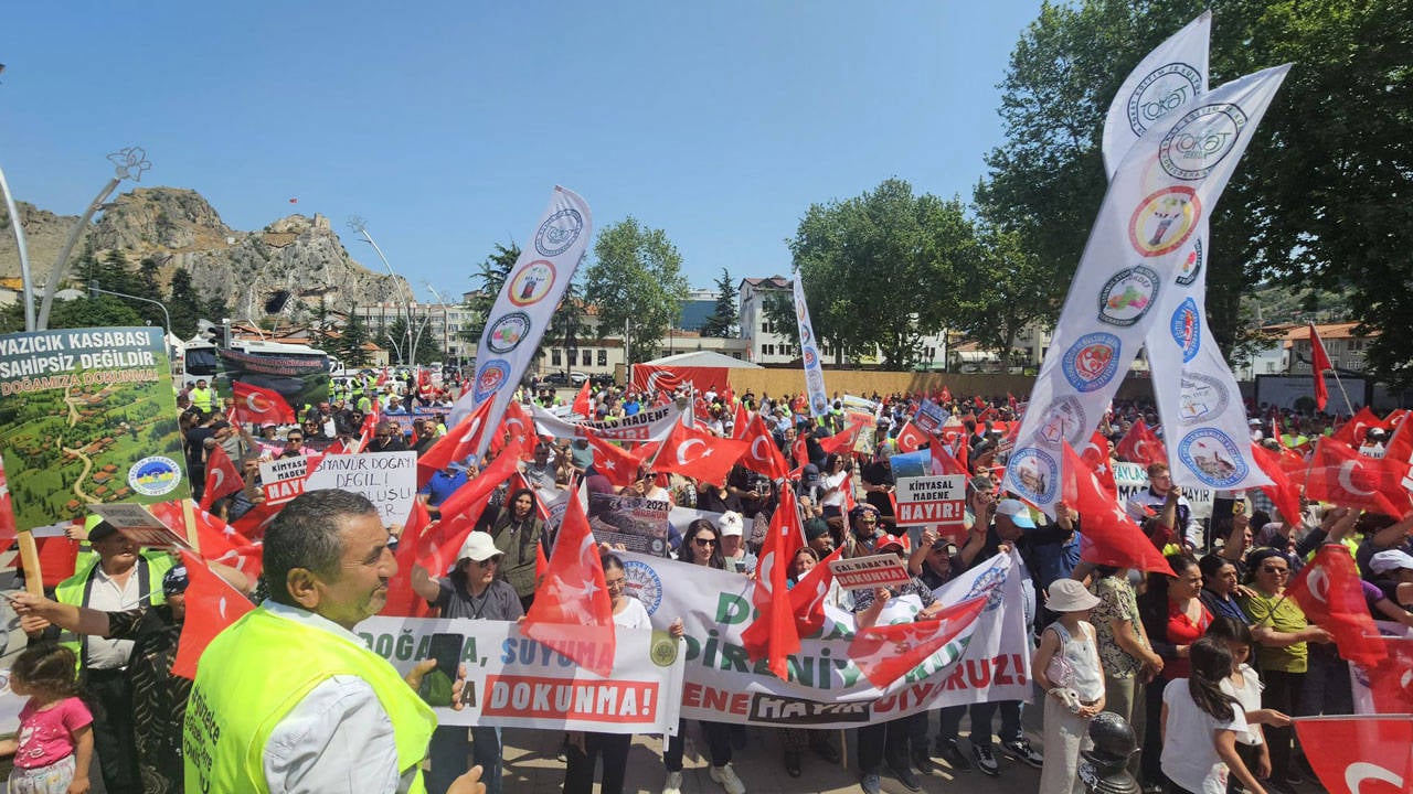 “Bu topraklar bizim” |