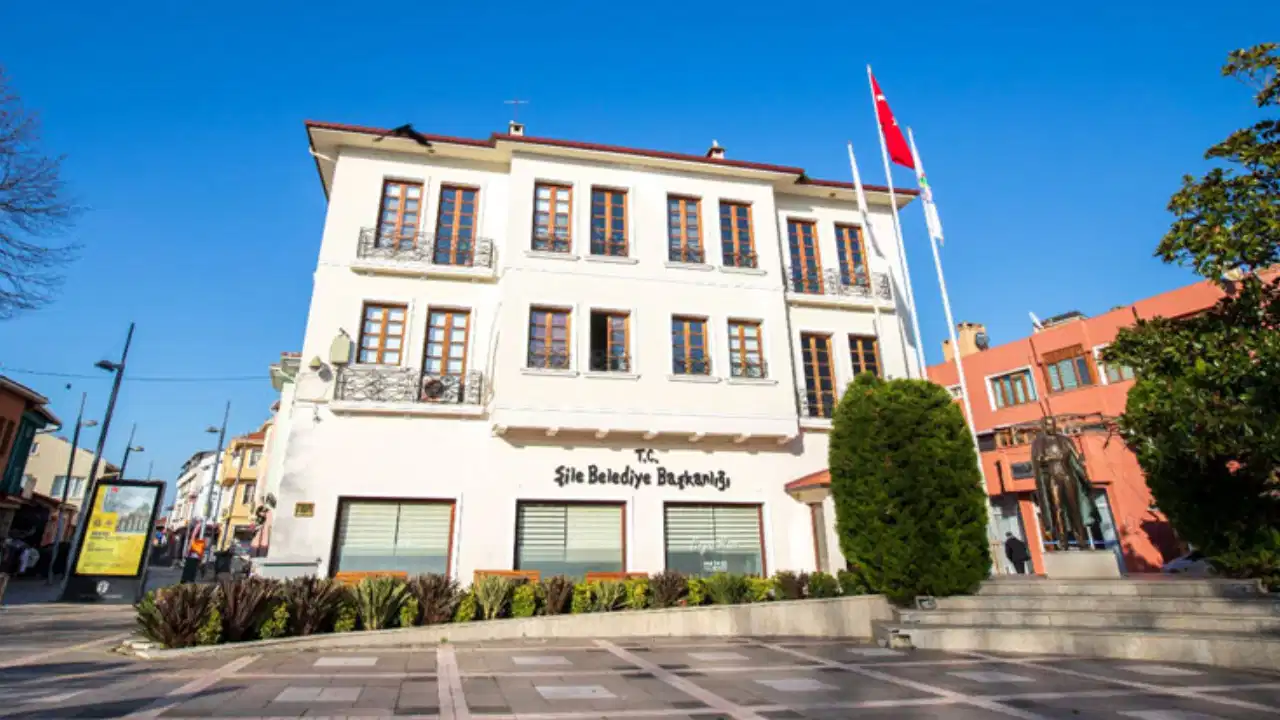 Tutuklanan Şile Belediye Başkanı Özgür Kabadayı’nın yerine, CHP’li Sacit Terzi belediye başkanvekili olarak seçildi.
