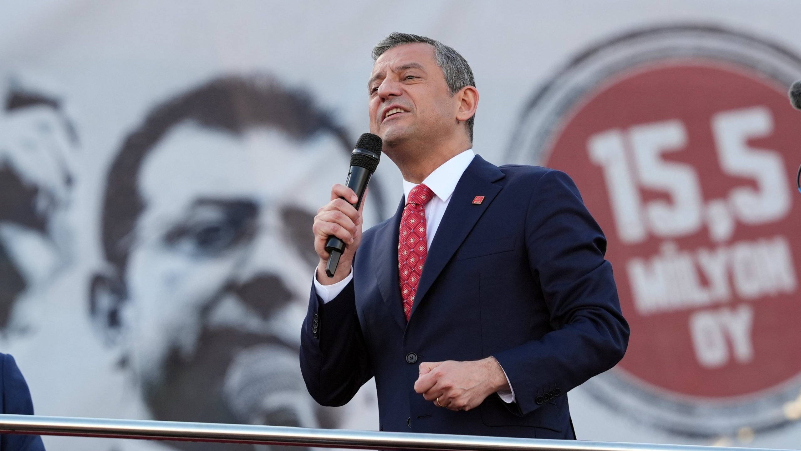 Özel’den Fidan’a: