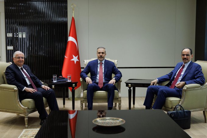 Üç ismin yaptığı görüşmenin gündeminin Kürt sorunun çözümü için devam eden süreç olduğu belirtildi.