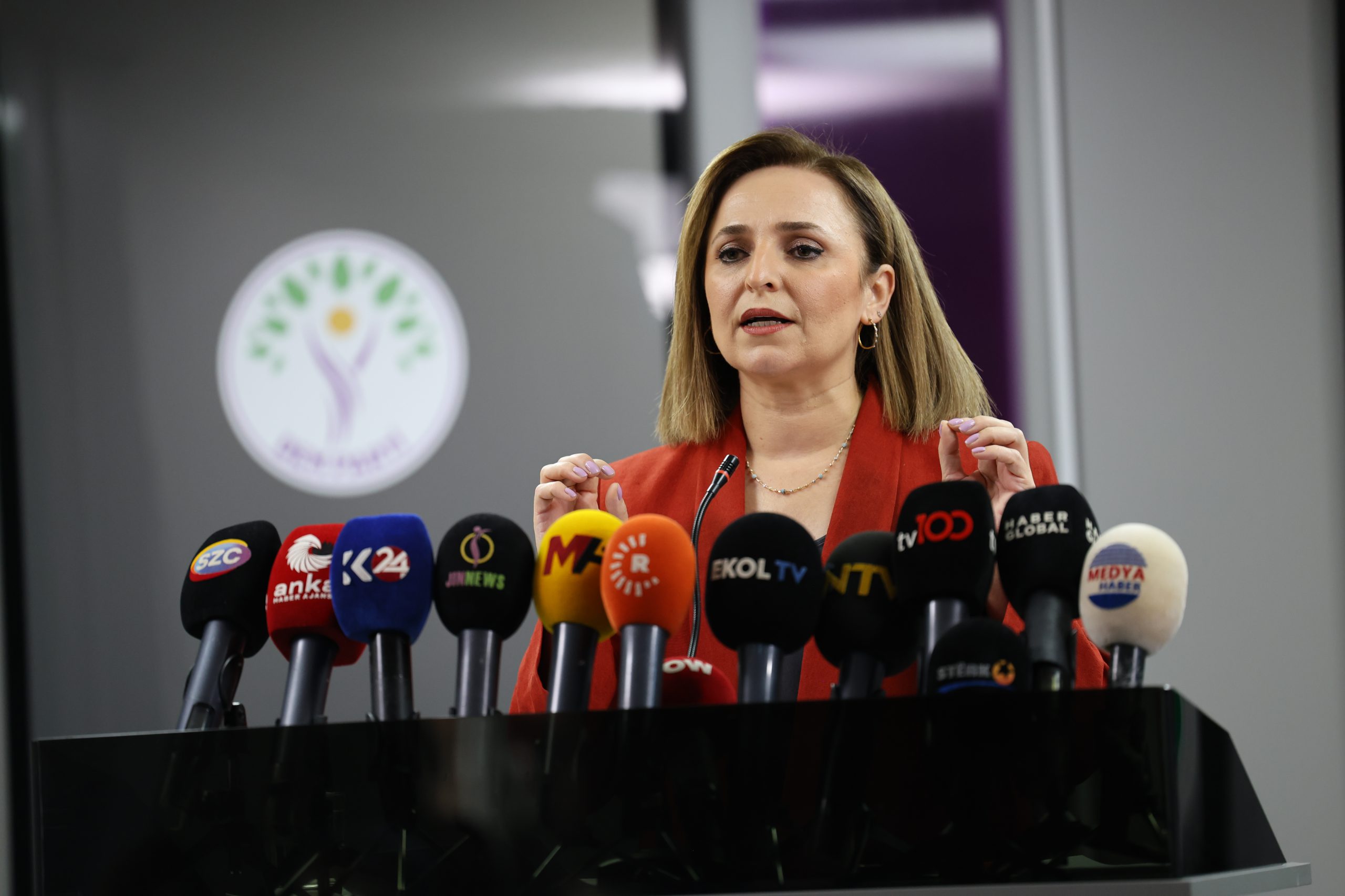 DEM Parti’den komisyon yorumu |