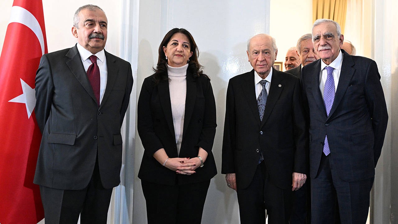 Silah bırakma töreninin ardından |