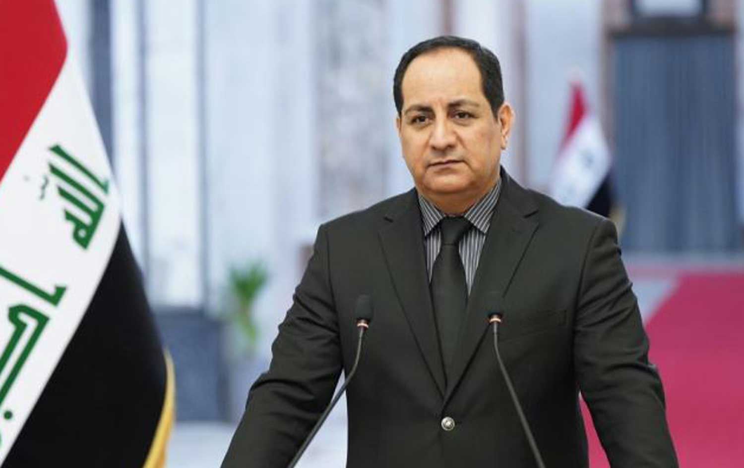 Irak merkezi Hükümet Sözcüsü Basım El Avvadi, Bağdat ile Hewlêr arasındaki anlaşmaya göre maaşların gönderilmesinden önce petrol teslimatının başlaması gerektiğini duyurdu.