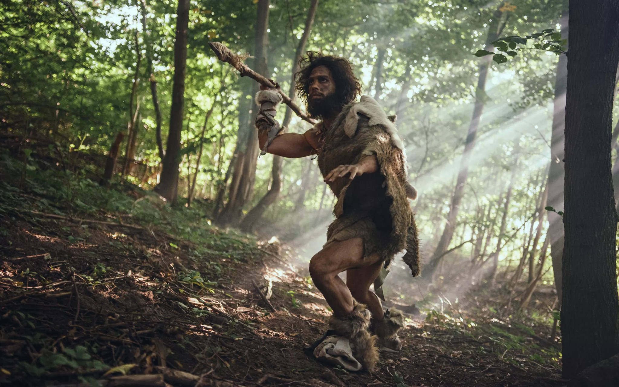 Bilim insanları, Neandertal kökenli bir gen varyantının günümüzde bazı insanlarda kaslardaki enerji üretimini yavaşlattığını ortaya koydu. Bu varyantı taşıyan bireylerin, yoğun fiziksel çaba gerektiren faaliyetlerde dezavantajlı olabileceği belirtildi.