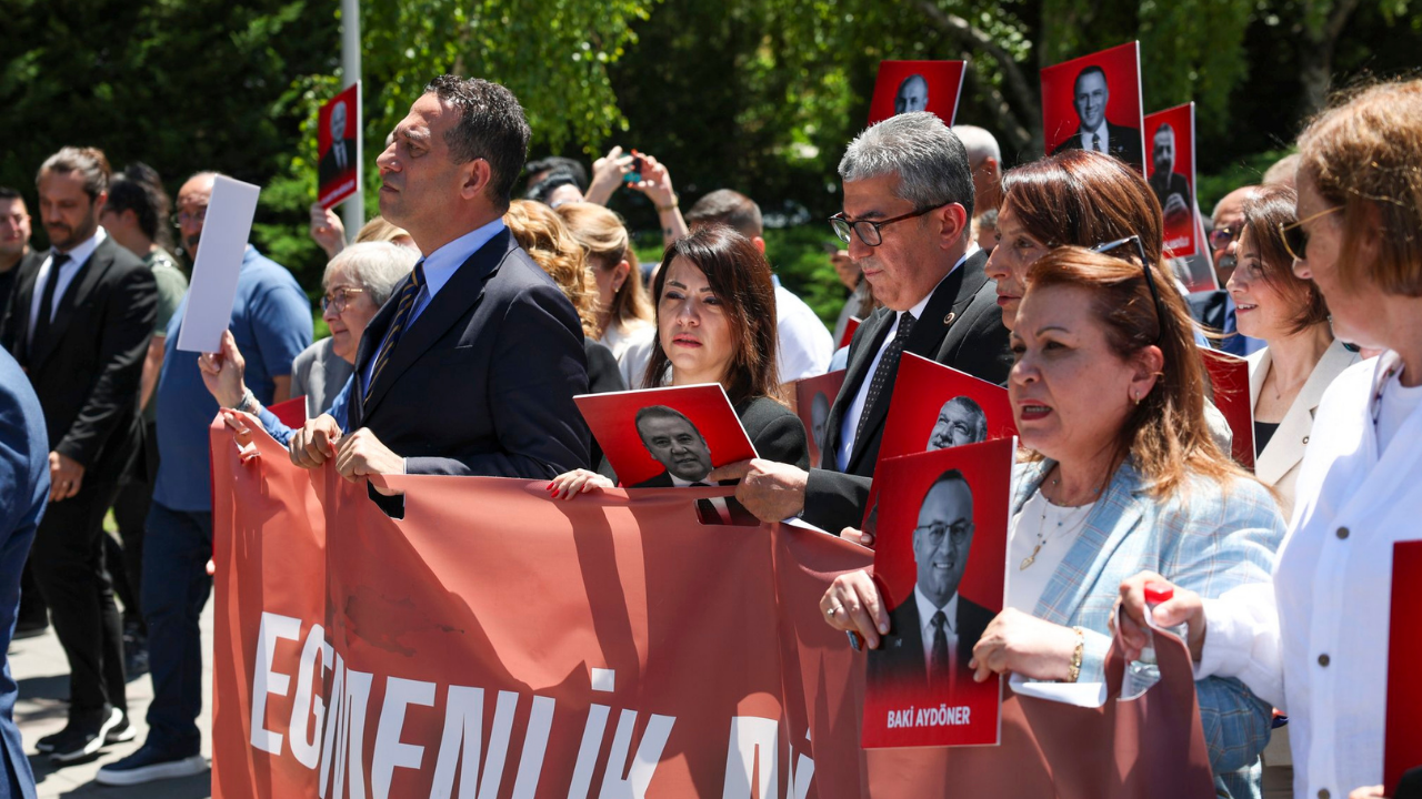 Tutuklu belediye başkanları için |