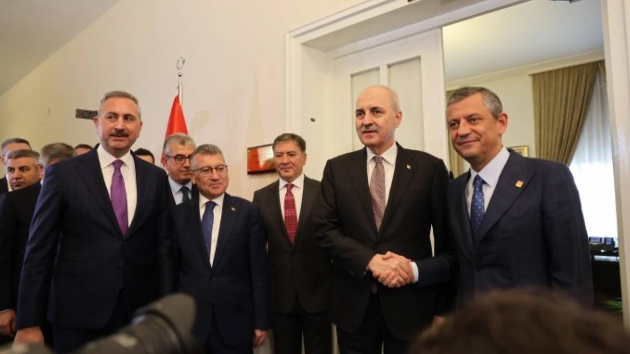 CHP’li belediyelere operasyonun ardından l