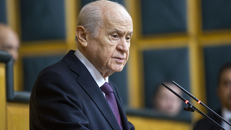 "Bir Alevi ve bir Kürt Cumhurbaşkanı yardımcısı” sözlerine değinen Devlet Bahçeli, "Bu fikri ve siyasi teklifi Lübnan’la ilişkilendirmek çarpıtma ve kasten saptırmadır" diyerek, "Kökeni, mezhebi, yöresi ve anasının dili ne olursa olsun Türkiye Cumhuriyeti’ne vatandaşlık bağıyla bağlı olan herkes hukukun karşısında bir ve eşittir" ifadelerini kullandı.