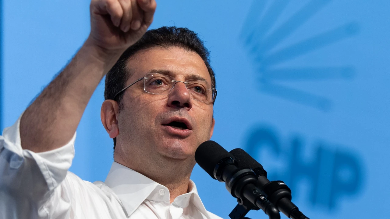 “Demokrasi askıya alındı” |