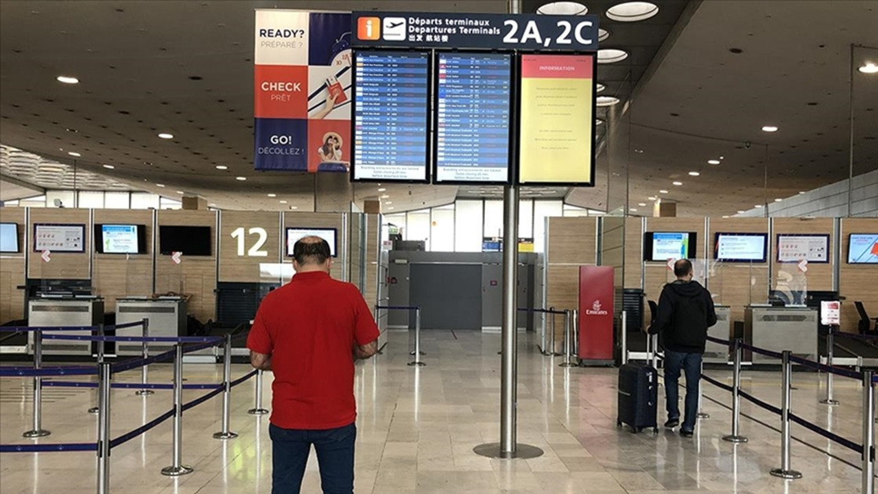 Havalimanı işçileri hakları için grevde |
