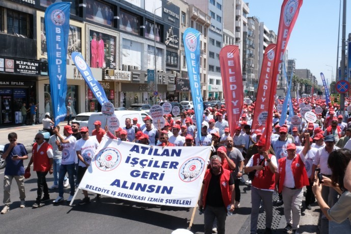 İzBB’nin işten çıkarma kararına karşı yürüyüş |