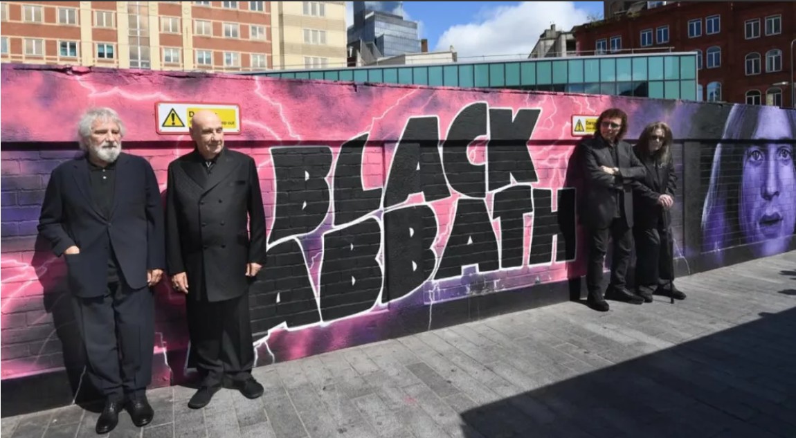 Efsane grup Black Sabbath, Birmingham’daki son konserinde müziğe veda ederken 190 milyon dolarlık gelirle çocuk hastaları ve Parkinson araştırmalarını destekledi.