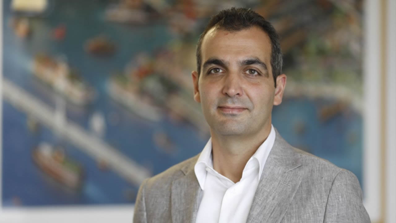 Şişli Belediye Başkanı Şahan için yapılan tahliye başvurusunda, Esenyurt Belediye Başkanı Özer hakkında verilen tahliye kararına atıf yapılarak, tutukluluğun siyasi ve orantısız olduğu vurgulandı. HABER MERKEZİ – CHP’li belediyelere dönük operasyonlarda “kent uzlaşısı” soruşturması kapsamında tutuklanarak yerine kayyım atanan Şişli Belediye Başkanı Resul Emrah Şahan için tahliye başvurusu yapıldı. Şahan’ın avukatları, İstanbul Cumhuriyet Başsavcılığı’na yaptıkları […]