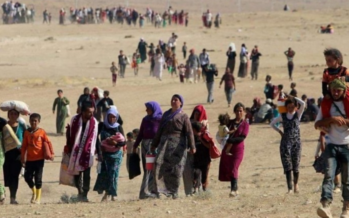 Êzidî kadınlar, 3 Ağustos 2014 fermanının soykırım olarak tanınması için 18 ülkeye gönderdikleri mektupta, "Hala açılmayı bekleyen onlarca toplu mezar var ve yeni toplu mezarlar bulunmaya devam ediliyor" dedi. Açıklamaya göre 2 bin 900 Êzidî kadın ve çocuk halen esir tutuluyor.