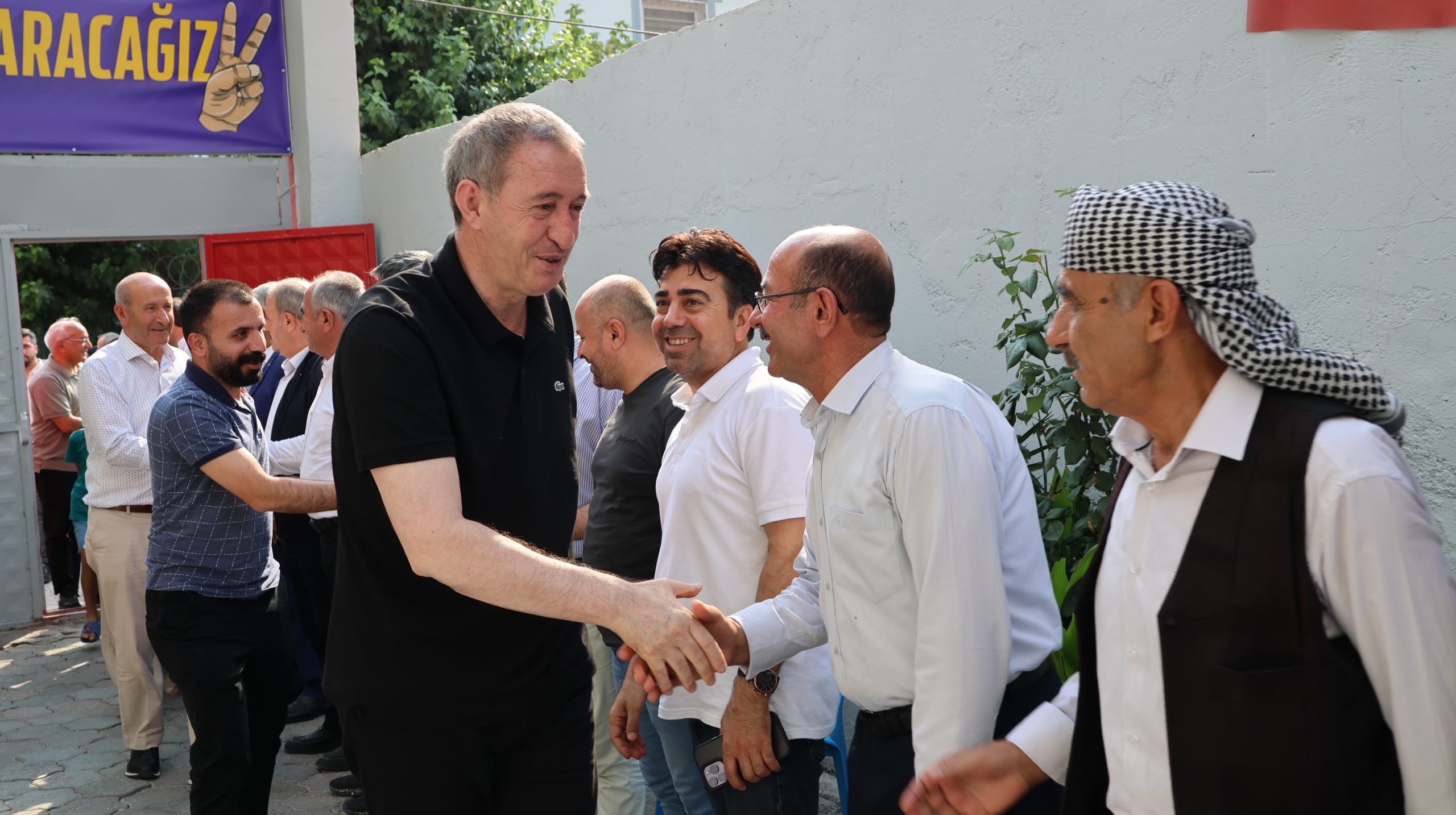 DEM Parti Eş Genel Başkanları Süleymaniye yolunda |