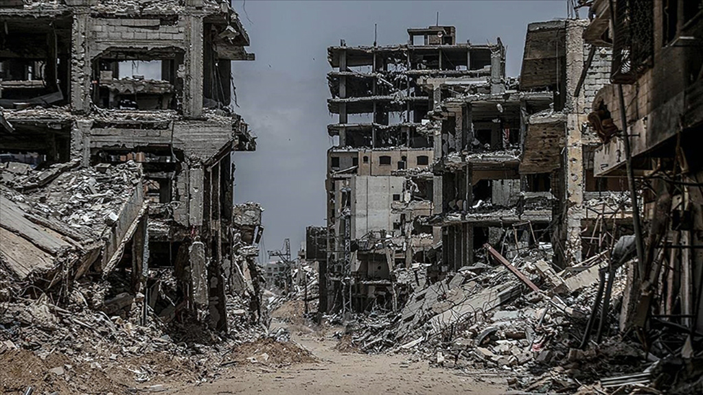 İsrail ordusunun 13 Temmuz sabahından itibaren Gazze Şeridi’ne düzenlediği hava saldırılarında en az 28 Filistinli hayatını kaybetti. Saldırılarda siviller doğrudan hedef alınırken yaşamını yitirenler arasında çocukların da bulunduğu bildirildi.