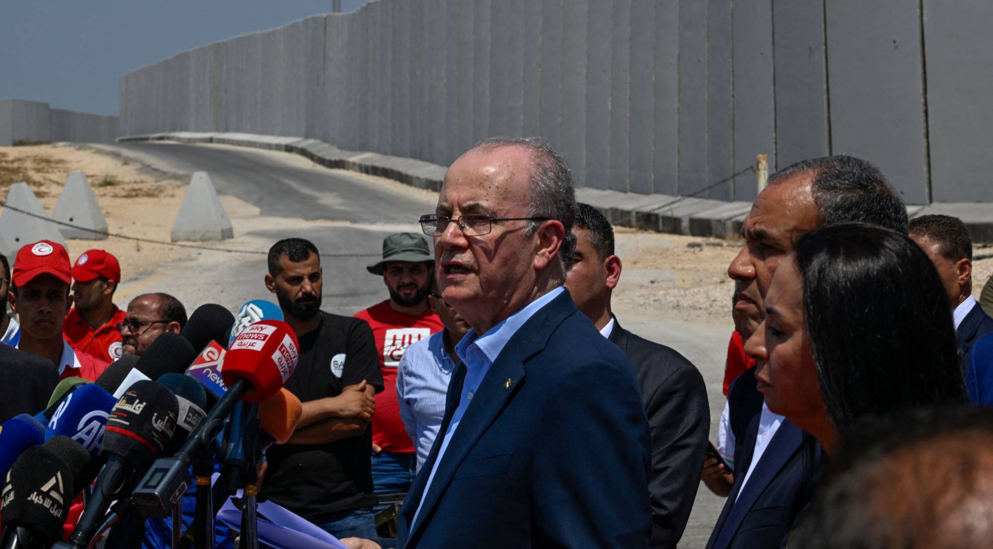 İsrail'in Gazze'deki saldırıları devam ederken, Hamas'ın Mısır ve Katar'ın arabulucuğunda gündeme getirilen ateşkesi kabul ettiği duyuruldu. Mısır ile Katar'ın teklifinde, 60 günlük ateşkes ve İsrailli esirlerin iki aşamalı serbest bırakılması öngörülüyordu. Filistin Başbakanı Muhammed Mustafa ise, Gazze Şeridi'nde geçici yönetim komitesi ilan edeceklerini açıkladı.