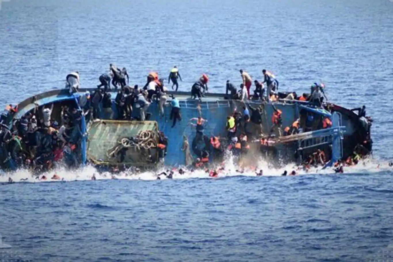Yemen’de göçmen teknesi battı |