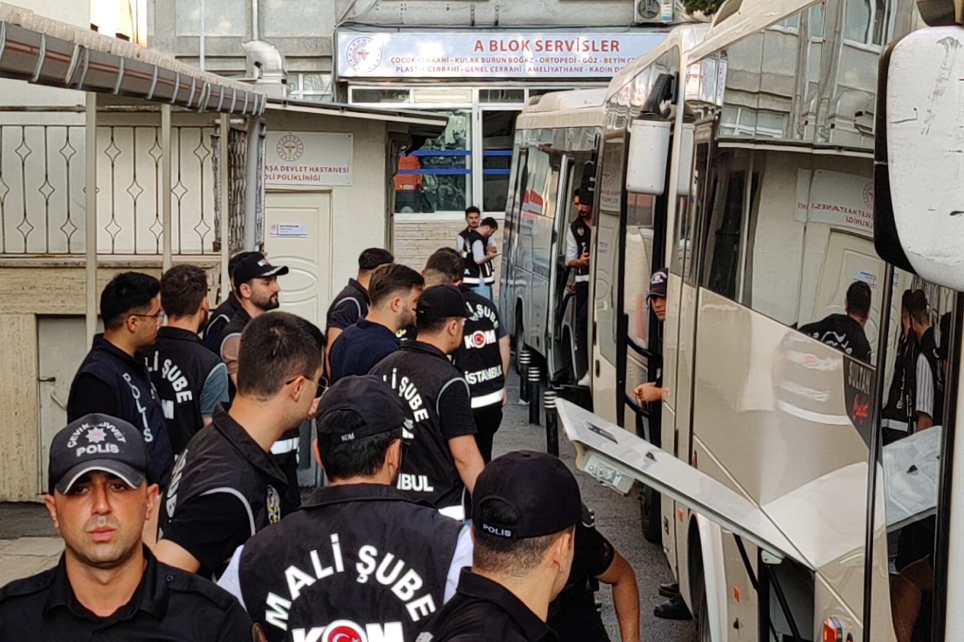 İBB soruşturmasında 5 tutuklama |
