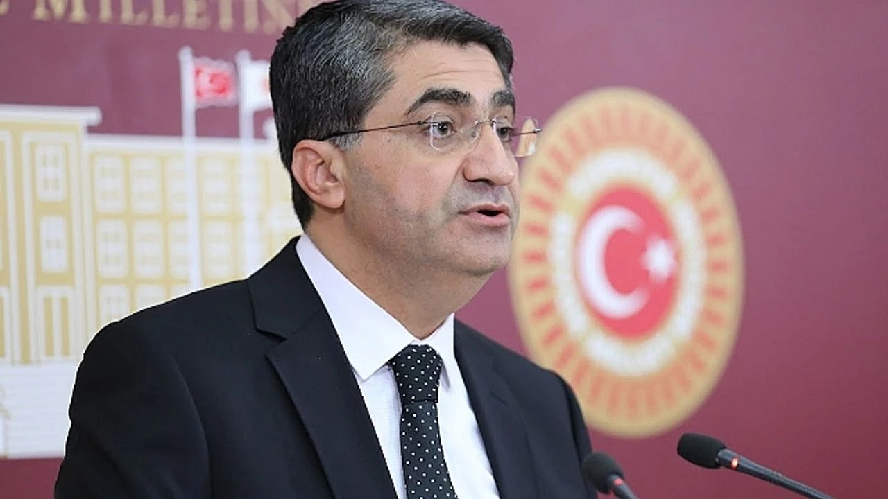 Komisyonun Yeni Yol üyesi Ekmen: