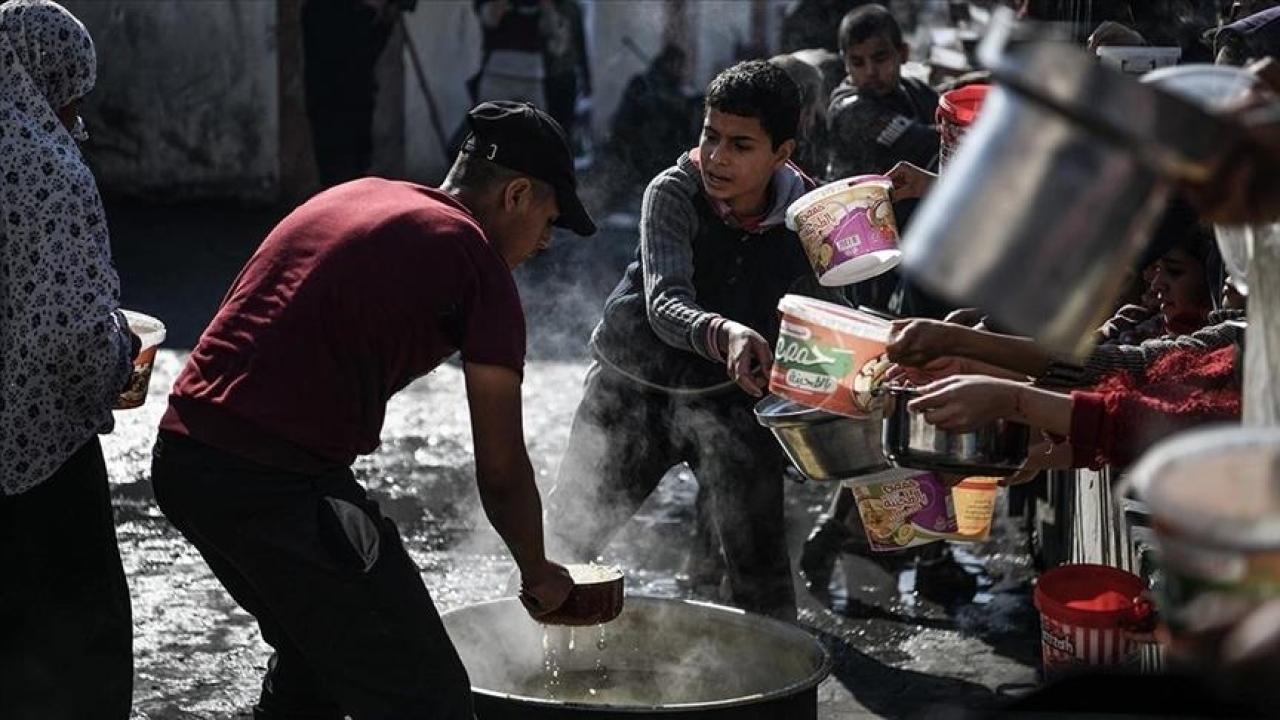 Gazze’de yardım kamyonu devrildi: 20 ölü |