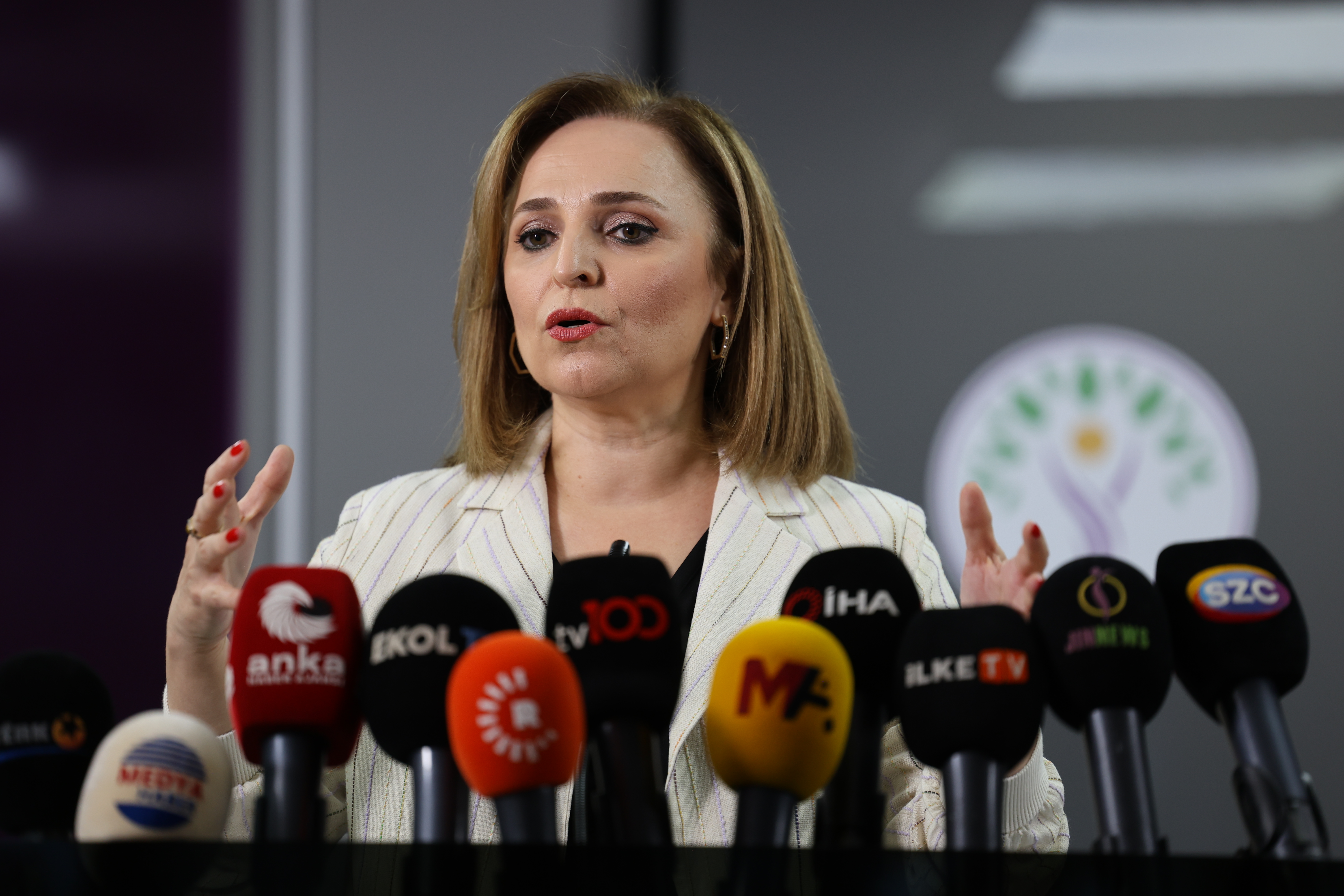Ayşegül Doğan, Barış ve Demokratik Toplum Süreci kapsamında kurulan komisyonun önemine dikkat çekerek sürecin başarıya ulaşması için “güçlü muhalefet, ortak mücadele ve yapıcı yaklaşım” çağrısında bulundu.