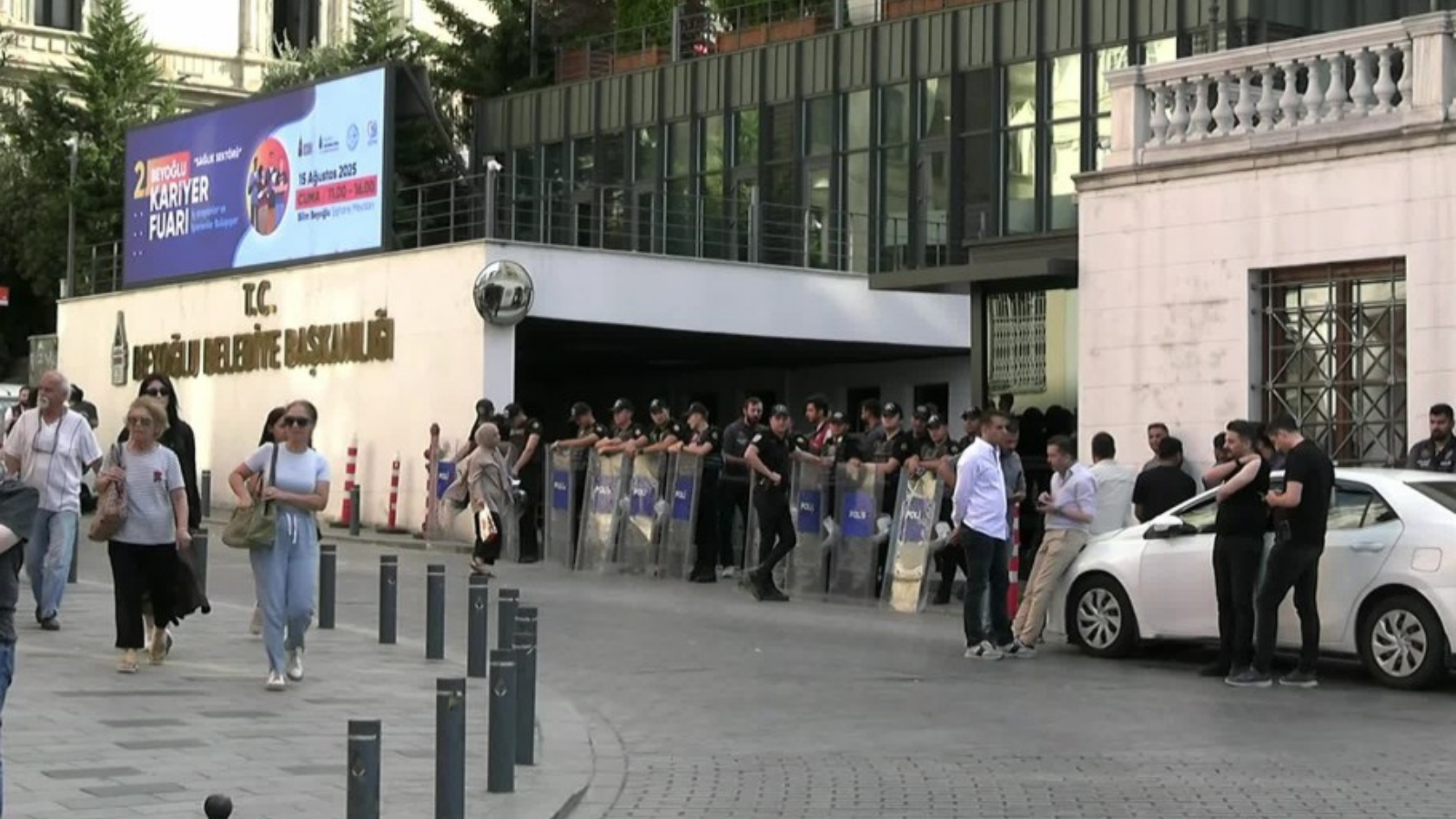 İBB 9. dalga operasyonu |