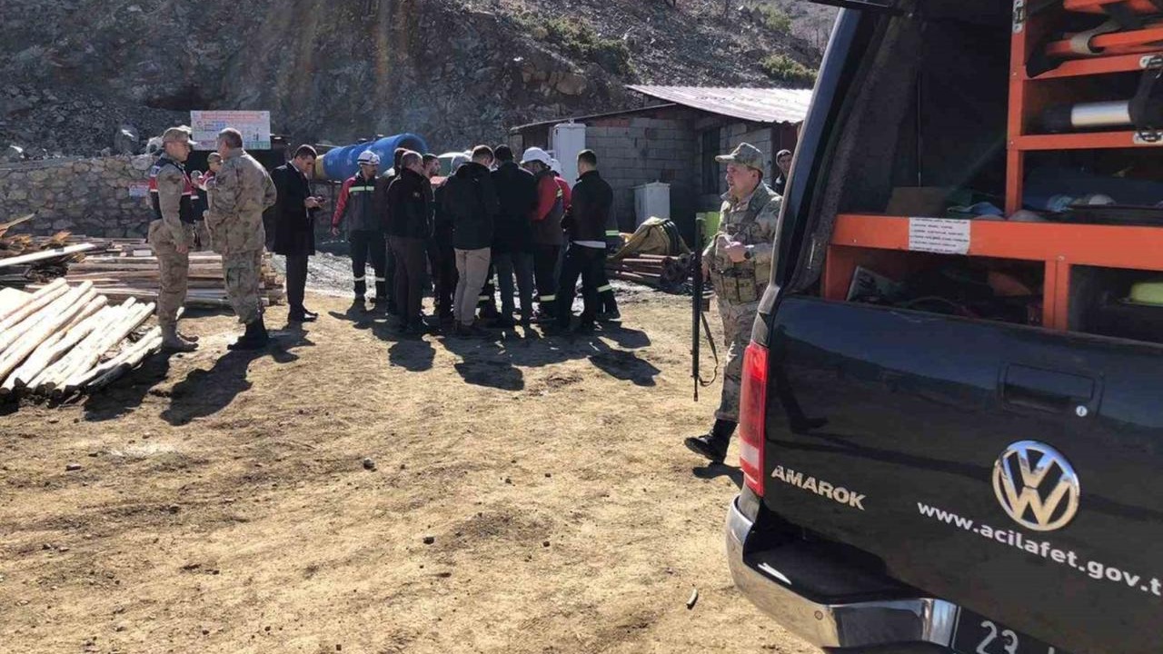 Elazığ’ın Alacakaya ilçesinde maden ocağında meydana gelen göçükte mahsur kalan işçinin cansız bedenine ulaşıldı.