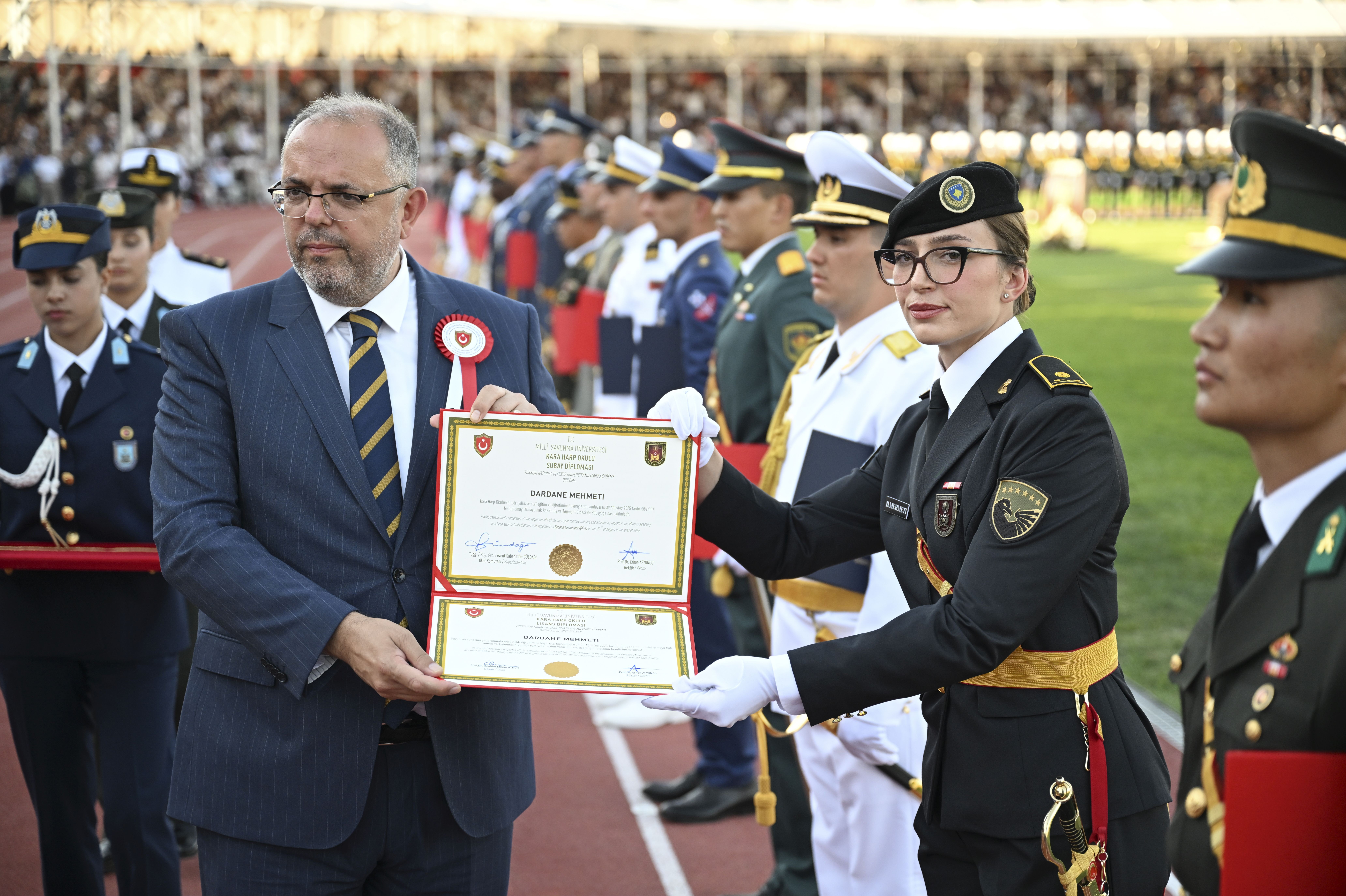 “Kürtçülük ezilmeli” demişti | — Afyoncu "Türk-İslam kılıcı" diyerek askerlere seslendi görseli