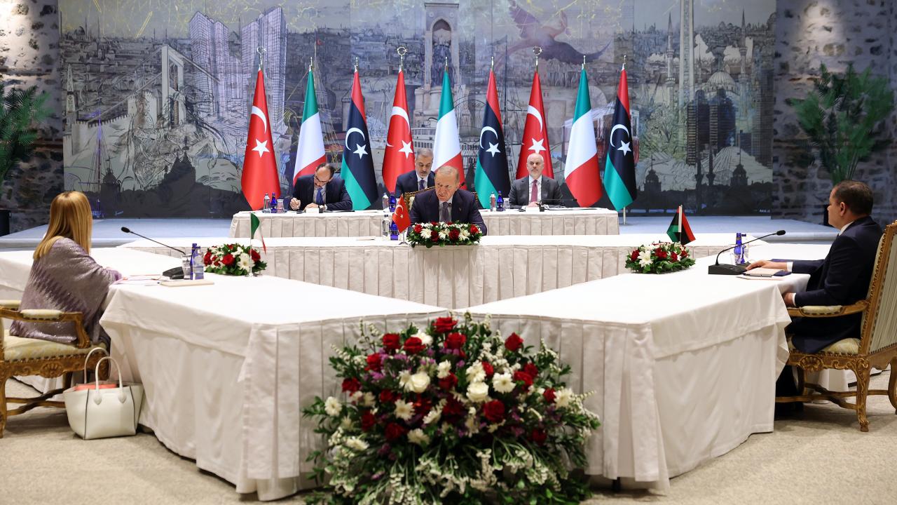 Erdoğan, Meloni ve Dibeybe İstanbul’da buluştu |