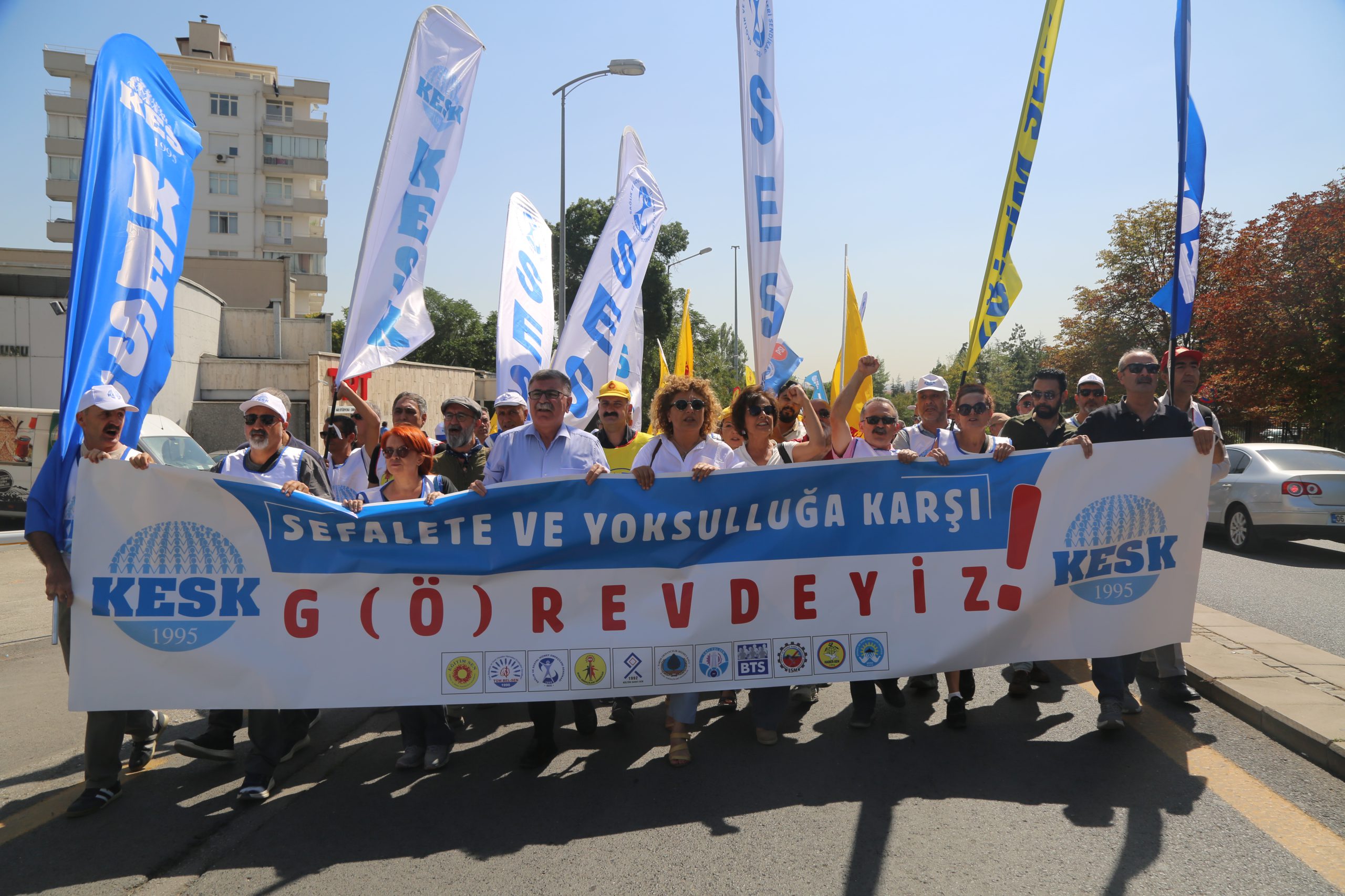 Kamu emekçileri grevde |