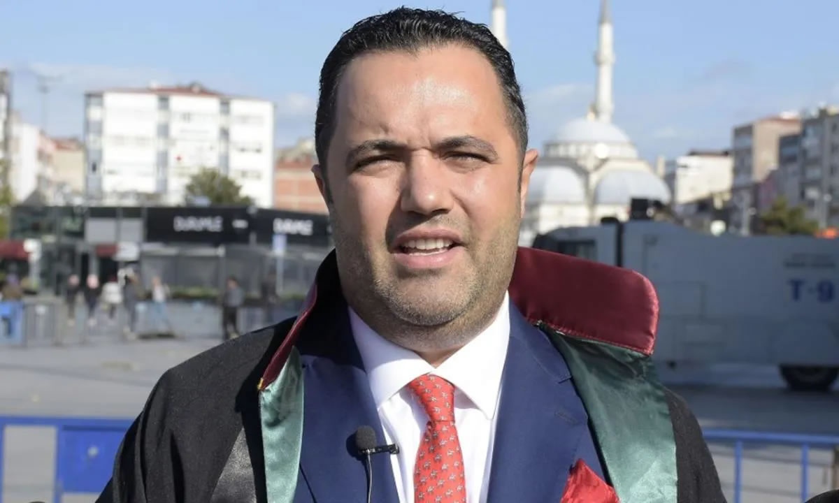 Pasaportuna 4 ayrı suç iddiasıyla tahdit |