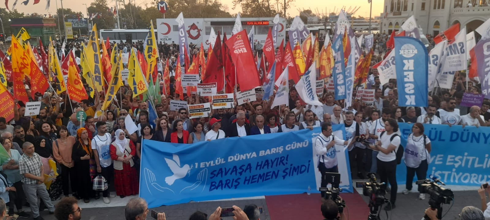 Dünya Barış Günü |