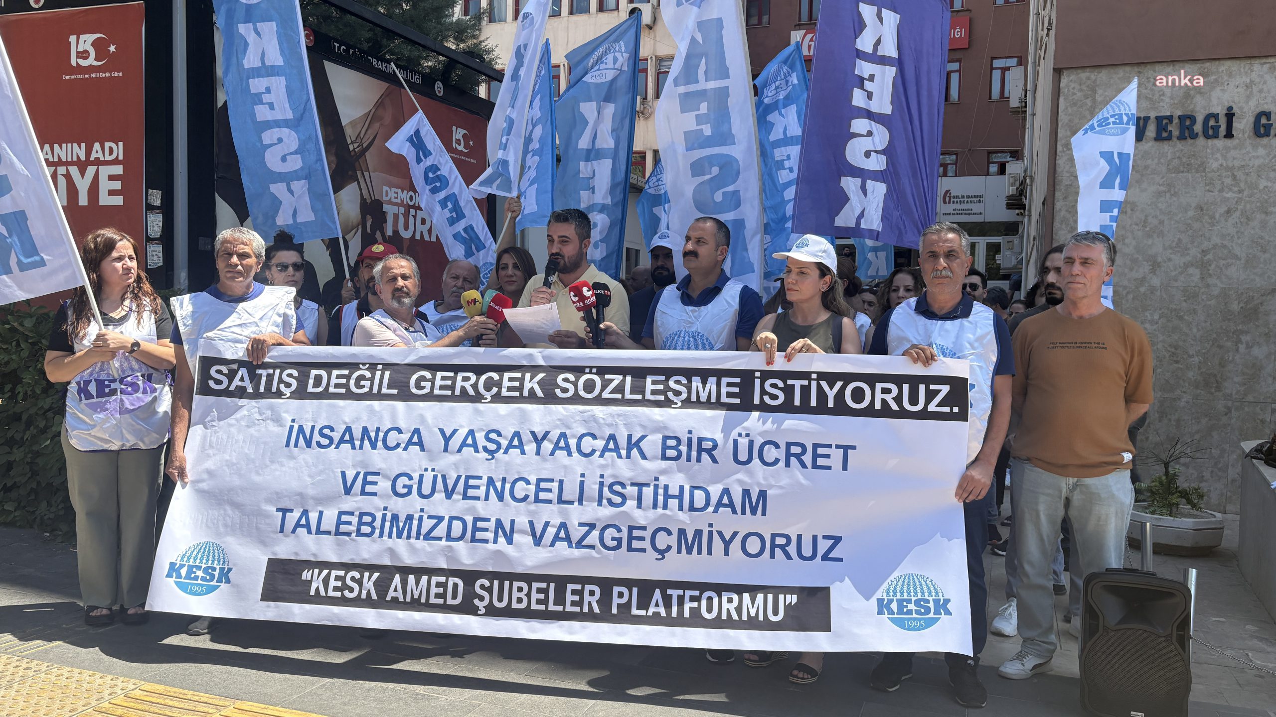Hükümetin zam teklifine tepkiler sürüyor |