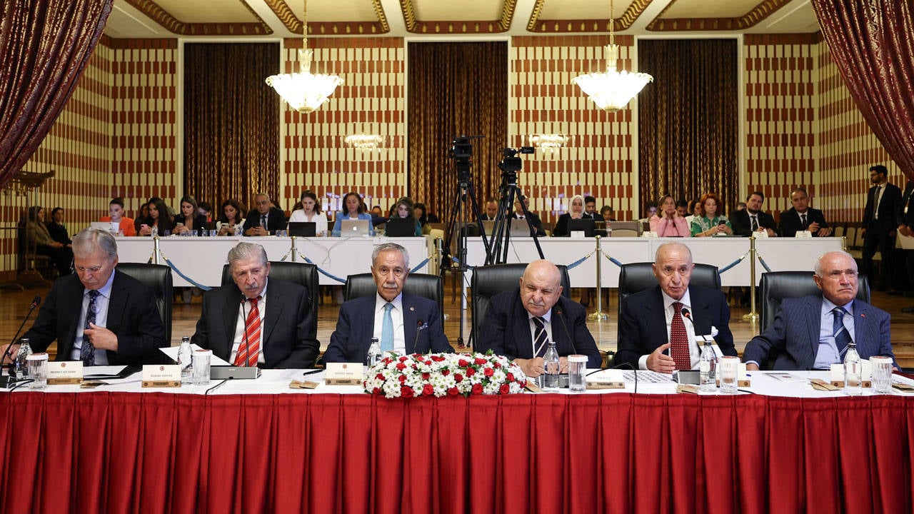 Eski Meclis başkanları komisyonda konuştu |